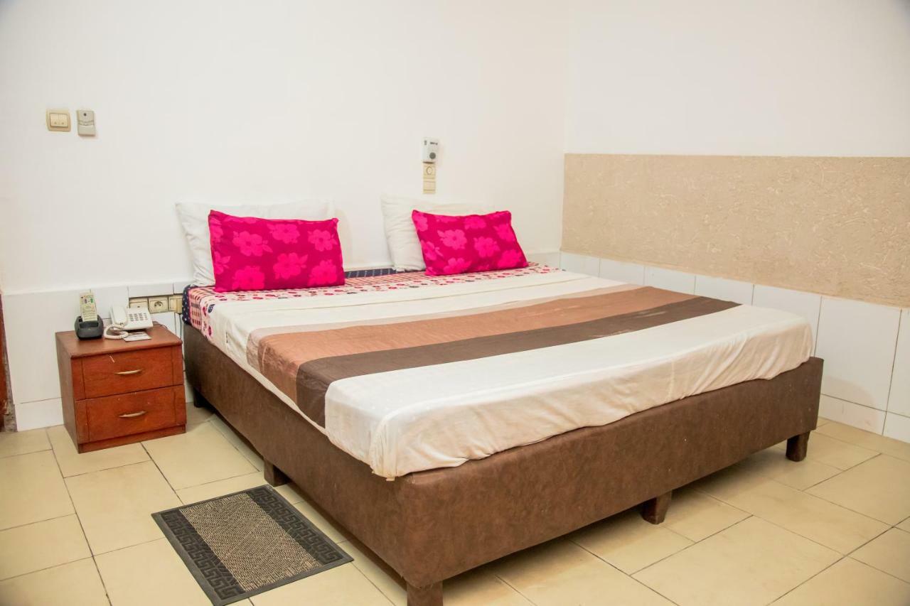 كوتونو Senateur Hotel Agontinkon المظهر الخارجي الصورة