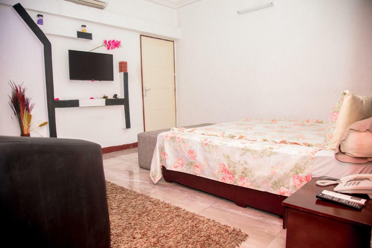 كوتونو Senateur Hotel Agontinkon المظهر الخارجي الصورة